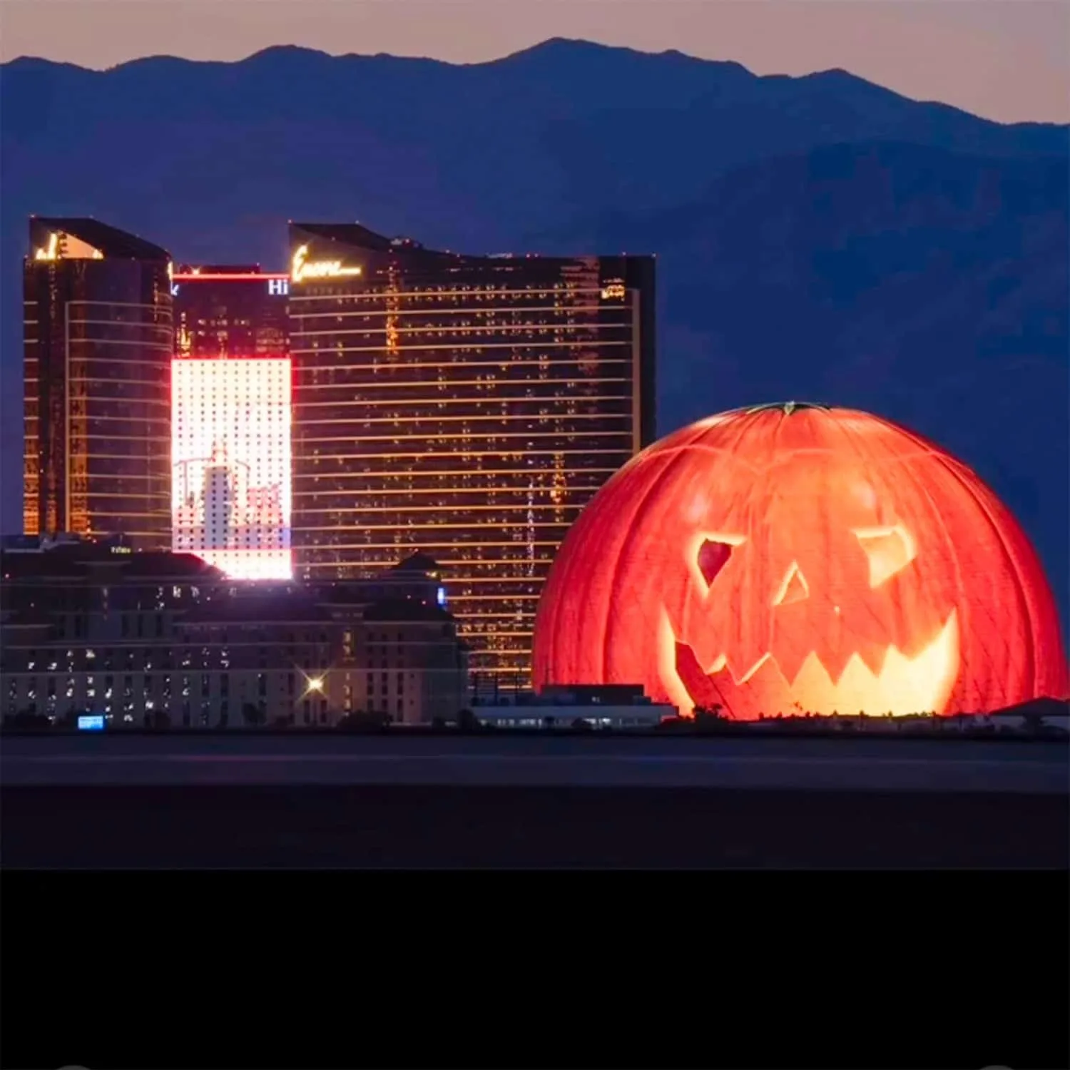 Halloween decoration on the Sphere