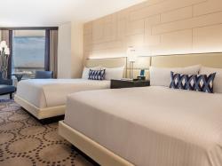 Deluxe Room 2 Queens Non-Smoking Accessible Roll-In