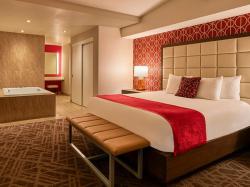 Resort Executive Suite, 1 King, Non-Smoking