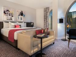 Ultra Resort Vista Room, 1 King, Non-Smoking