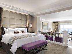 Luxury King Suite City View