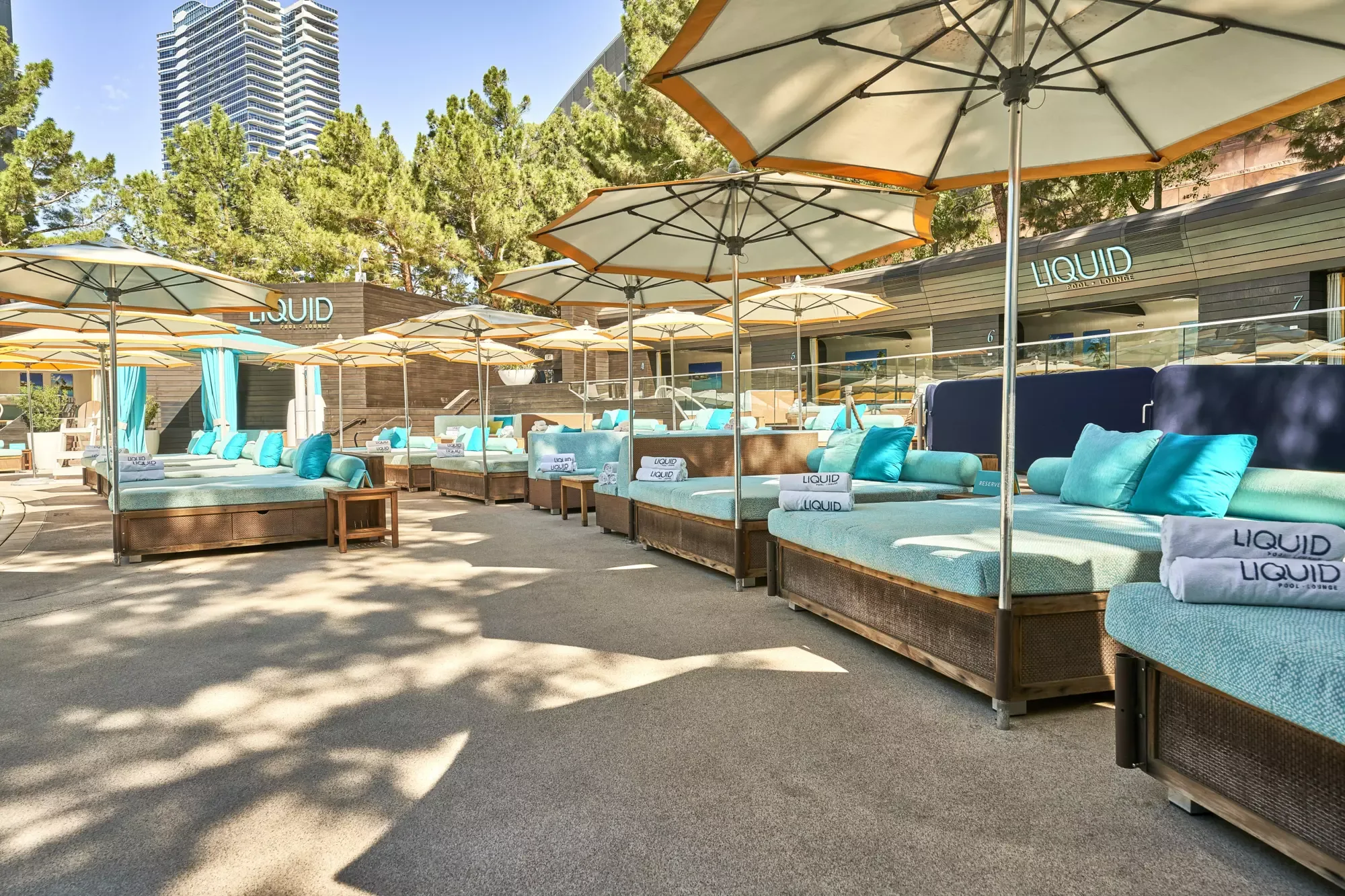 Liquid Pool Lounge