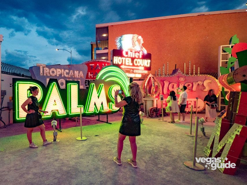 Big Bus Neon Museum Night Tour photo
